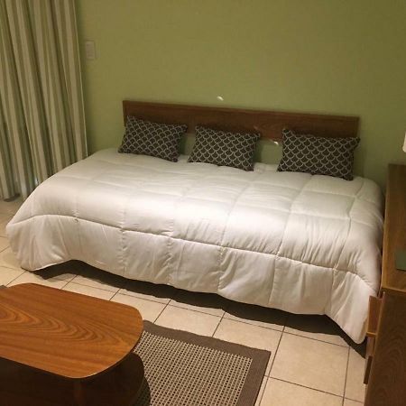 Hotel Pico General Pico Dış mekan fotoğraf
